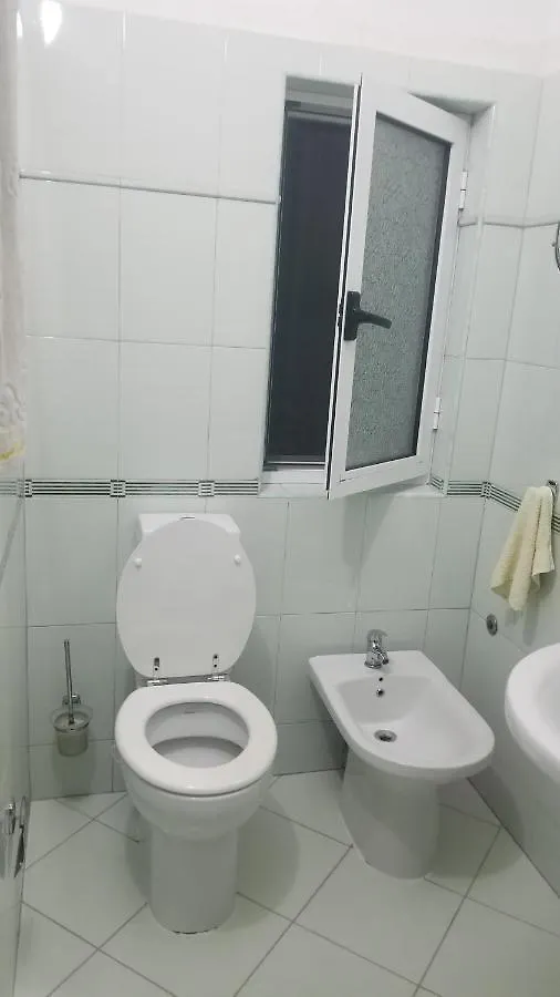 Alliaj Guesthouse Vlorë 0*,  Albania